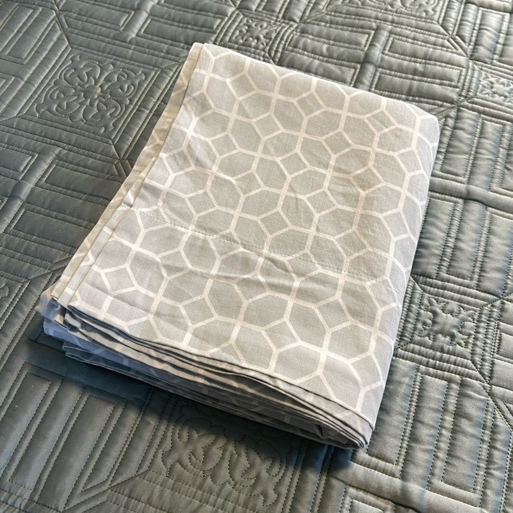 Raymond Waites  300 Threads Full Bed Sheets